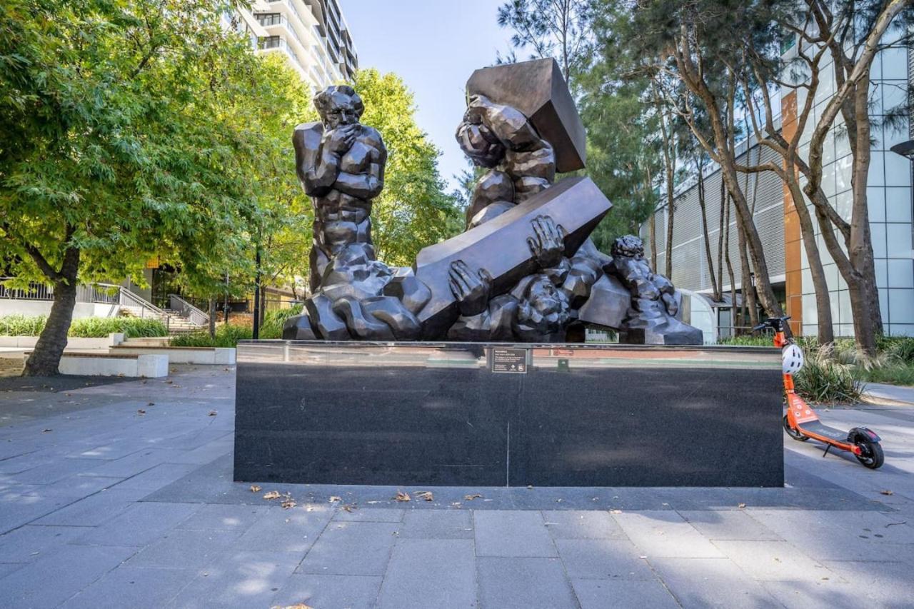 Park Avenue In The Heart Of The Canberra